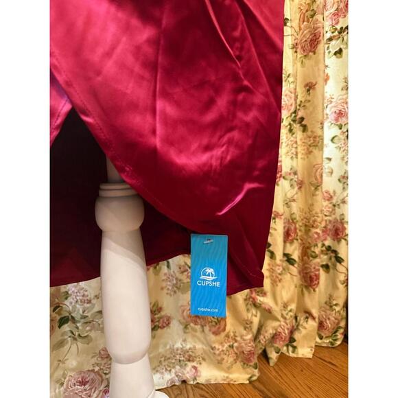 Cupshe Red Cocktail Dress Size Medium Brand New With Tags - Picture 2 of 2